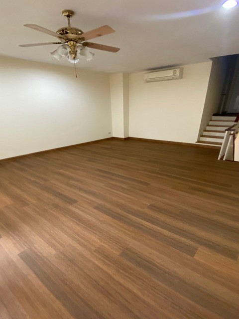 ประกาศฟรี! ซื้อ-ขาย-เช่า คอนโด บ้าน ทาวน์โฮม ที่ดิน และพื้นที่เชิงพาณิชย์ทั่วประเทศไทย ทุกทำเล ทุกงบประมาณ ไม่มีค่าใช้จ่าย ลงง่าย ขายไว เข้าถึงผู้ซื้อโดยตรง 4 477779pic3.jpg