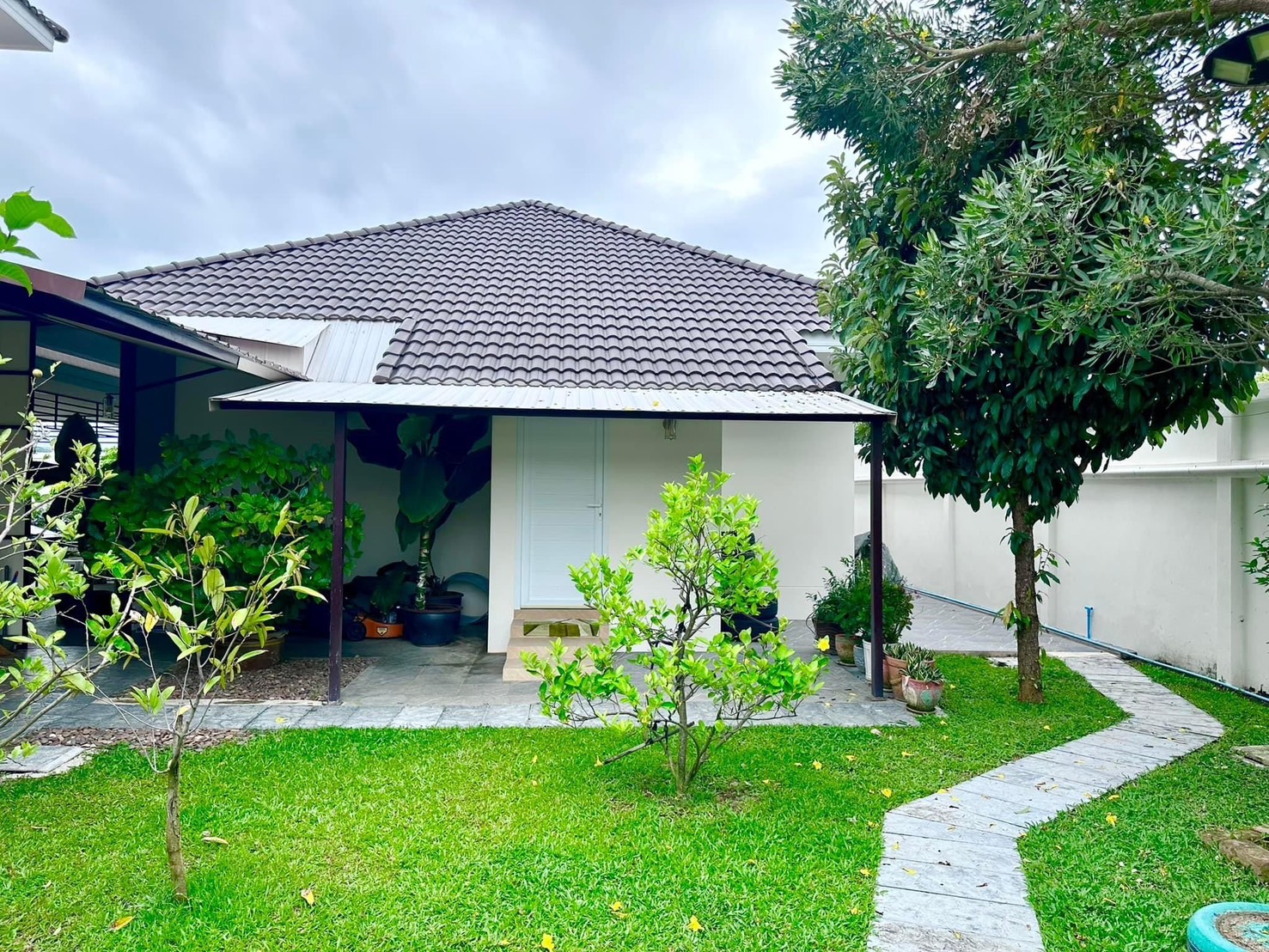 ประกาศฟรี! ซื้อ-ขาย-เช่า คอนโด บ้าน ทาวน์โฮม ที่ดิน และพื้นที่เชิงพาณิชย์ทั่วประเทศไทย ทุกทำเล ทุกงบประมาณ ไม่มีค่าใช้จ่าย ลงง่าย ขายไว เข้าถึงผู้ซื้อโดยตรง 5 175648pic4.jpg