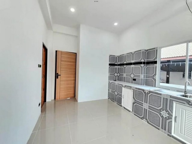 ประกาศฟรี! ซื้อ-ขาย-เช่า คอนโด บ้าน ทาวน์โฮม ที่ดิน และพื้นที่เชิงพาณิชย์ทั่วประเทศไทย ทุกทำเล ทุกงบประมาณ ไม่มีค่าใช้จ่าย ลงง่าย ขายไว เข้าถึงผู้ซื้อโดยตรง 5 175714pic4.jpg