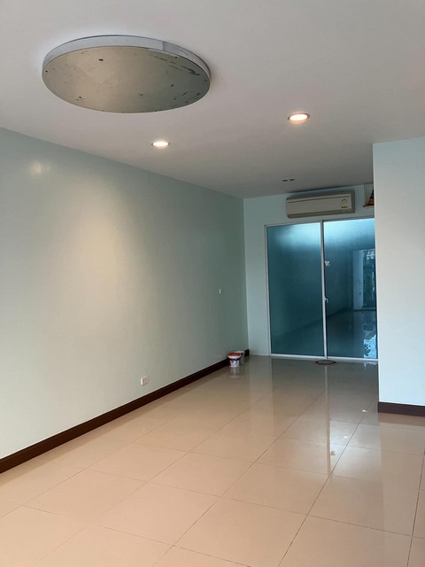 ประกาศฟรี! ซื้อ-ขาย-เช่า คอนโด บ้าน ทาวน์โฮม ที่ดิน และพื้นที่เชิงพาณิชย์ทั่วประเทศไทย ทุกทำเล ทุกงบประมาณ ไม่มีค่าใช้จ่าย ลงง่าย ขายไว เข้าถึงผู้ซื้อโดยตรง 3 477926pic2.jpg