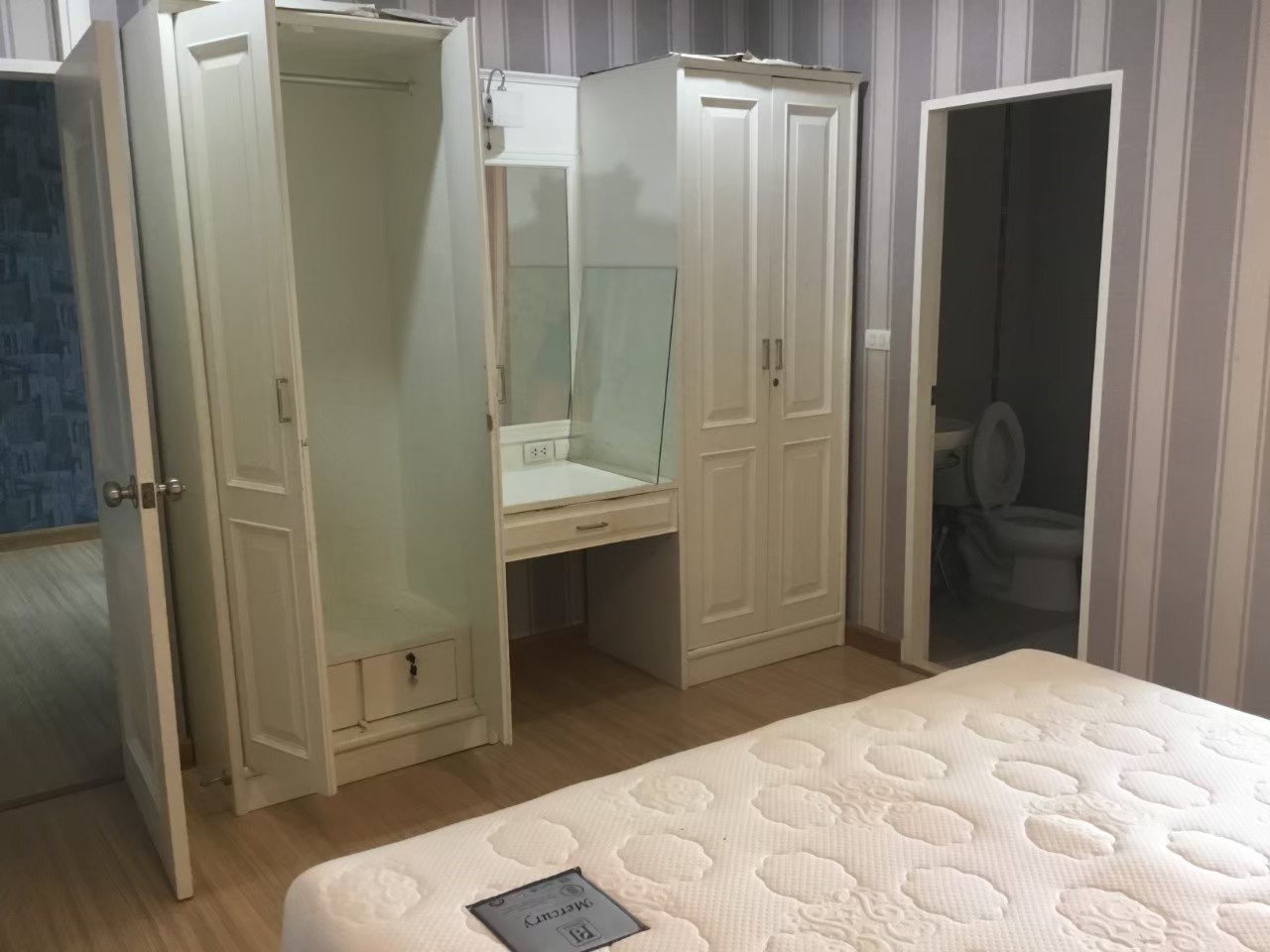 ประกาศฟรี! ซื้อ-ขาย-เช่า คอนโด บ้าน ทาวน์โฮม ที่ดิน และพื้นที่เชิงพาณิชย์ทั่วประเทศไทย ทุกทำเล ทุกงบประมาณ ไม่มีค่าใช้จ่าย ลงง่าย ขายไว เข้าถึงผู้ซื้อโดยตรง 5 10.jpg