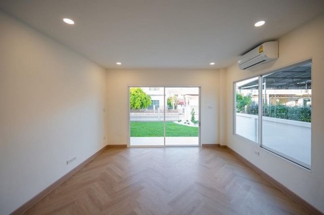 ประกาศฟรี! ซื้อ-ขาย-เช่า คอนโด บ้าน ทาวน์โฮม ที่ดิน และพื้นที่เชิงพาณิชย์ทั่วประเทศไทย ทุกทำเล ทุกงบประมาณ ไม่มีค่าใช้จ่าย ลงง่าย ขายไว เข้าถึงผู้ซื้อโดยตรง 4 175950pic3.jpg