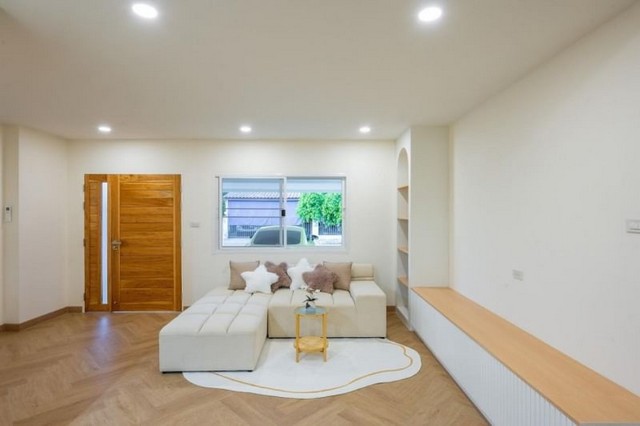 ประกาศฟรี! ซื้อ-ขาย-เช่า คอนโด บ้าน ทาวน์โฮม ที่ดิน และพื้นที่เชิงพาณิชย์ทั่วประเทศไทย ทุกทำเล ทุกงบประมาณ ไม่มีค่าใช้จ่าย ลงง่าย ขายไว เข้าถึงผู้ซื้อโดยตรง 5 175950pic4.jpg