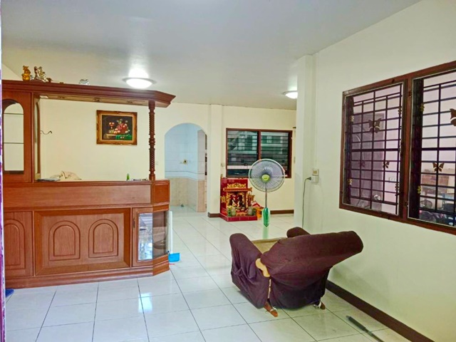 ประกาศฟรี! ซื้อ-ขาย-เช่า คอนโด บ้าน ทาวน์โฮม ที่ดิน และพื้นที่เชิงพาณิชย์ทั่วประเทศไทย ทุกทำเล ทุกงบประมาณ ไม่มีค่าใช้จ่าย ลงง่าย ขายไว เข้าถึงผู้ซื้อโดยตรง 3 23717pic2.jpg