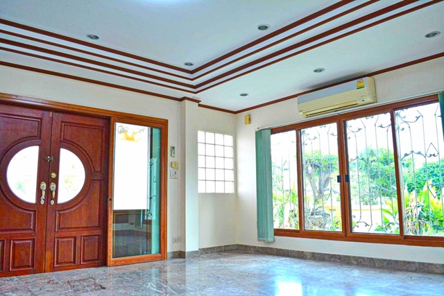 ประกาศฟรี! ซื้อ-ขาย-เช่า คอนโด บ้าน ทาวน์โฮม ที่ดิน และพื้นที่เชิงพาณิชย์ทั่วประเทศไทย ทุกทำเล ทุกงบประมาณ ไม่มีค่าใช้จ่าย ลงง่าย ขายไว เข้าถึงผู้ซื้อโดยตรง 5 176068pic4.jpg