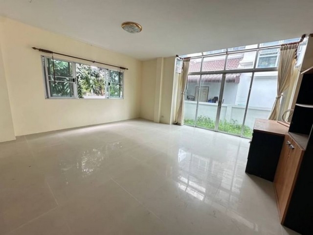 ประกาศฟรี! ซื้อ-ขาย-เช่า คอนโด บ้าน ทาวน์โฮม ที่ดิน และพื้นที่เชิงพาณิชย์ทั่วประเทศไทย ทุกทำเล ทุกงบประมาณ ไม่มีค่าใช้จ่าย ลงง่าย ขายไว เข้าถึงผู้ซื้อโดยตรง 5 23856pic4.jpg