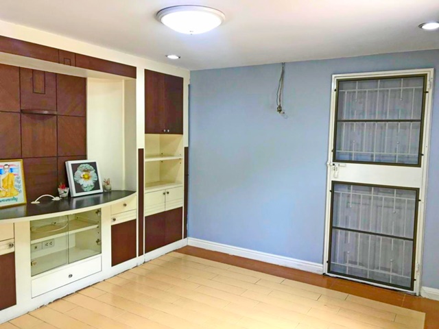 ประกาศฟรี! ซื้อ-ขาย-เช่า คอนโด บ้าน ทาวน์โฮม ที่ดิน และพื้นที่เชิงพาณิชย์ทั่วประเทศไทย ทุกทำเล ทุกงบประมาณ ไม่มีค่าใช้จ่าย ลงง่าย ขายไว เข้าถึงผู้ซื้อโดยตรง 5 23898pic4.jpg