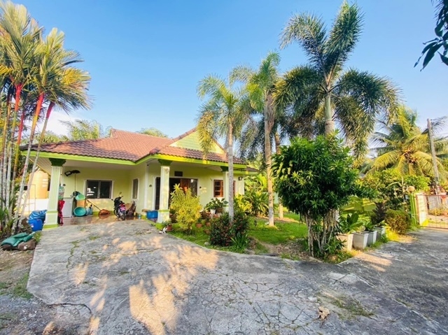 ประกาศฟรี! ซื้อ-ขาย-เช่า คอนโด บ้าน ทาวน์โฮม ที่ดิน และพื้นที่เชิงพาณิชย์ทั่วประเทศไทย ทุกทำเล ทุกงบประมาณ ไม่มีค่าใช้จ่าย ลงง่าย ขายไว เข้าถึงผู้ซื้อโดยตรง 4 177311pic3.jpg