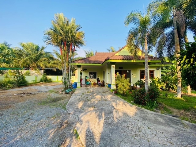 ประกาศฟรี! ซื้อ-ขาย-เช่า คอนโด บ้าน ทาวน์โฮม ที่ดิน และพื้นที่เชิงพาณิชย์ทั่วประเทศไทย ทุกทำเล ทุกงบประมาณ ไม่มีค่าใช้จ่าย ลงง่าย ขายไว เข้าถึงผู้ซื้อโดยตรง 5 177310pic4.jpg