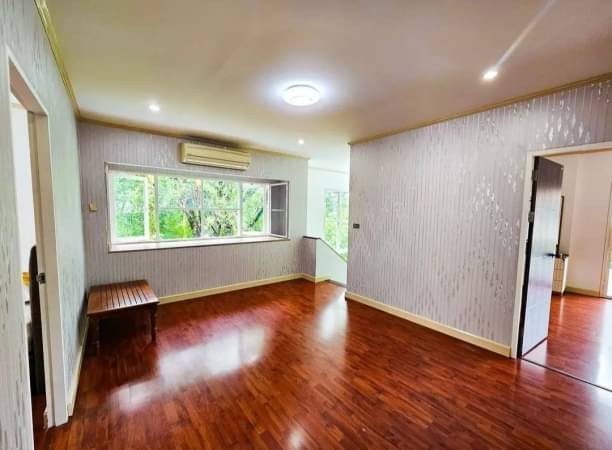 ประกาศฟรี! ซื้อ-ขาย-เช่า คอนโด บ้าน ทาวน์โฮม ที่ดิน และพื้นที่เชิงพาณิชย์ทั่วประเทศไทย ทุกทำเล ทุกงบประมาณ ไม่มีค่าใช้จ่าย ลงง่าย ขายไว เข้าถึงผู้ซื้อโดยตรง 5 177438pic4.jpg