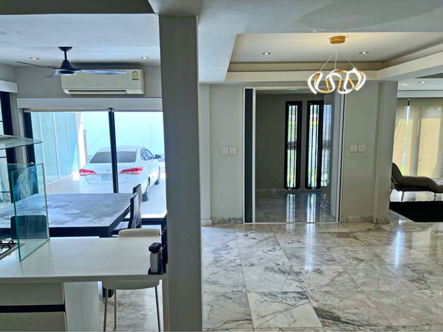 ประกาศฟรี! ซื้อ-ขาย-เช่า คอนโด บ้าน ทาวน์โฮม ที่ดิน และพื้นที่เชิงพาณิชย์ทั่วประเทศไทย ทุกทำเล ทุกงบประมาณ ไม่มีค่าใช้จ่าย ลงง่าย ขายไว เข้าถึงผู้ซื้อโดยตรง 5 178490pic4.jpg