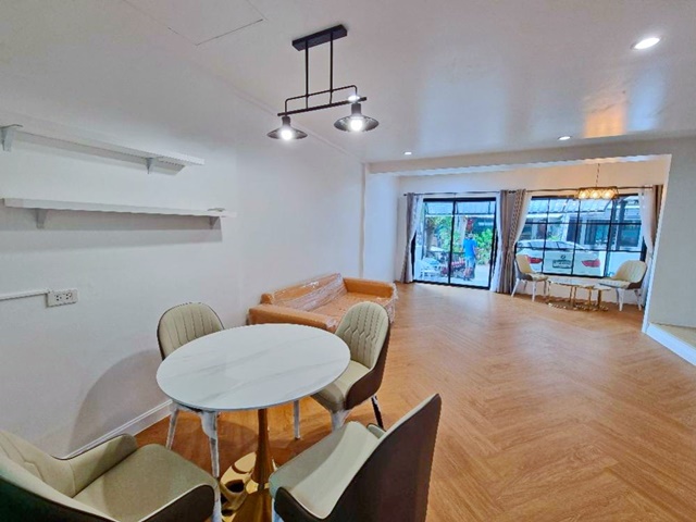 ประกาศฟรี! ซื้อ-ขาย-เช่า คอนโด บ้าน ทาวน์โฮม ที่ดิน และพื้นที่เชิงพาณิชย์ทั่วประเทศไทย ทุกทำเล ทุกงบประมาณ ไม่มีค่าใช้จ่าย ลงง่าย ขายไว เข้าถึงผู้ซื้อโดยตรง 3 278880pic2.jpg