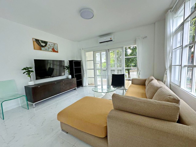 ประกาศฟรี! ซื้อ-ขาย-เช่า คอนโด บ้าน ทาวน์โฮม ที่ดิน และพื้นที่เชิงพาณิชย์ทั่วประเทศไทย ทุกทำเล ทุกงบประมาณ ไม่มีค่าใช้จ่าย ลงง่าย ขายไว เข้าถึงผู้ซื้อโดยตรง 5 178503pic4.jpg