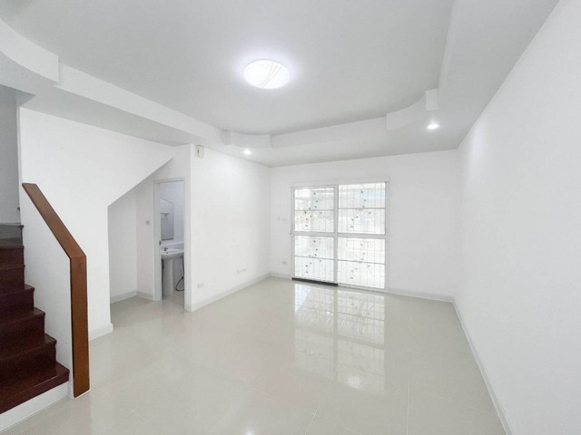 ประกาศฟรี! ซื้อ-ขาย-เช่า คอนโด บ้าน ทาวน์โฮม ที่ดิน และพื้นที่เชิงพาณิชย์ทั่วประเทศไทย ทุกทำเล ทุกงบประมาณ ไม่มีค่าใช้จ่าย ลงง่าย ขายไว เข้าถึงผู้ซื้อโดยตรง 5 469459pic4.jpg