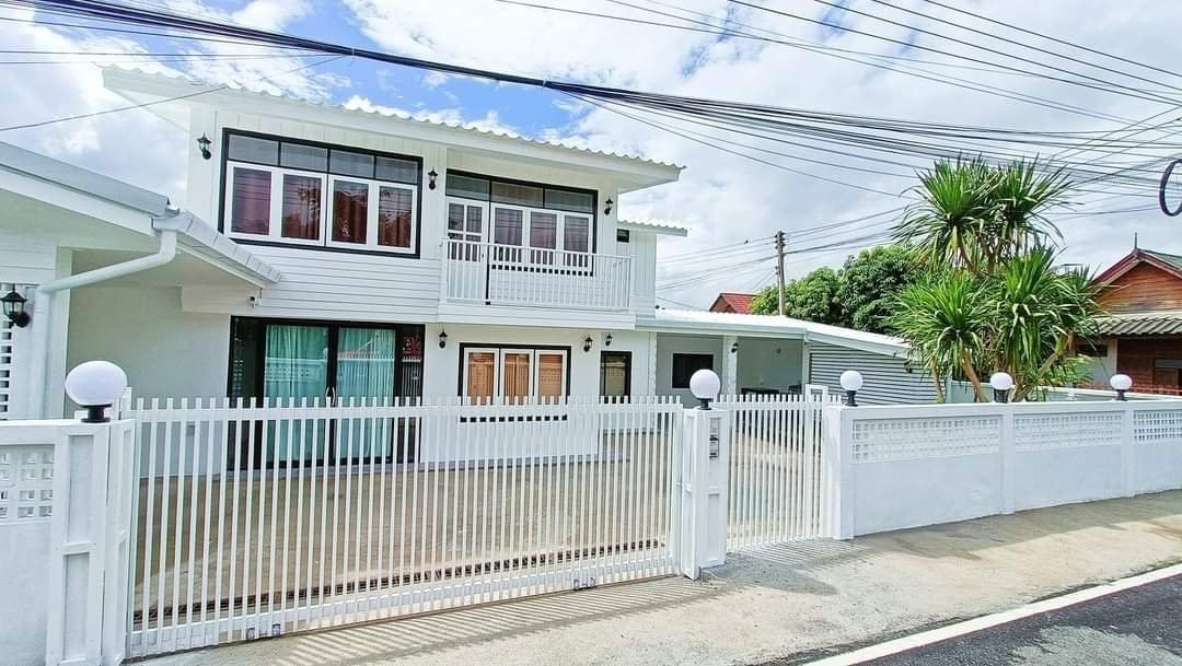 ประกาศฟรี! ซื้อ-ขาย-เช่า คอนโด บ้าน ทาวน์โฮม ที่ดิน และพื้นที่เชิงพาณิชย์ทั่วประเทศไทย ทุกทำเล ทุกงบประมาณ ไม่มีค่าใช้จ่าย ลงง่าย ขายไว เข้าถึงผู้ซื้อโดยตรง 2 178590pic1.jpg