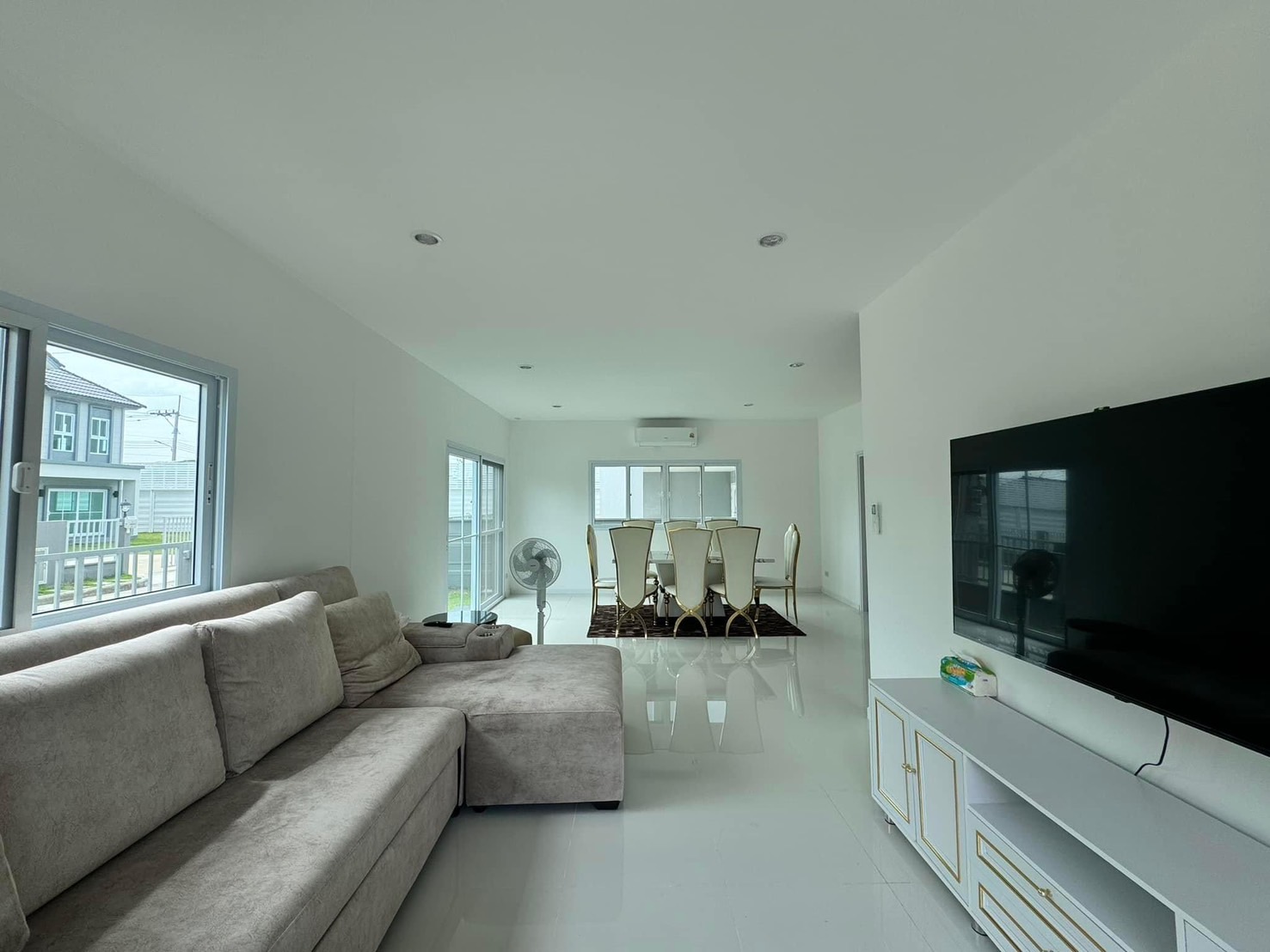 ประกาศฟรี! ซื้อ-ขาย-เช่า คอนโด บ้าน ทาวน์โฮม ที่ดิน และพื้นที่เชิงพาณิชย์ทั่วประเทศไทย ทุกทำเล ทุกงบประมาณ ไม่มีค่าใช้จ่าย ลงง่าย ขายไว เข้าถึงผู้ซื้อโดยตรง 4 178541pic3.jpg