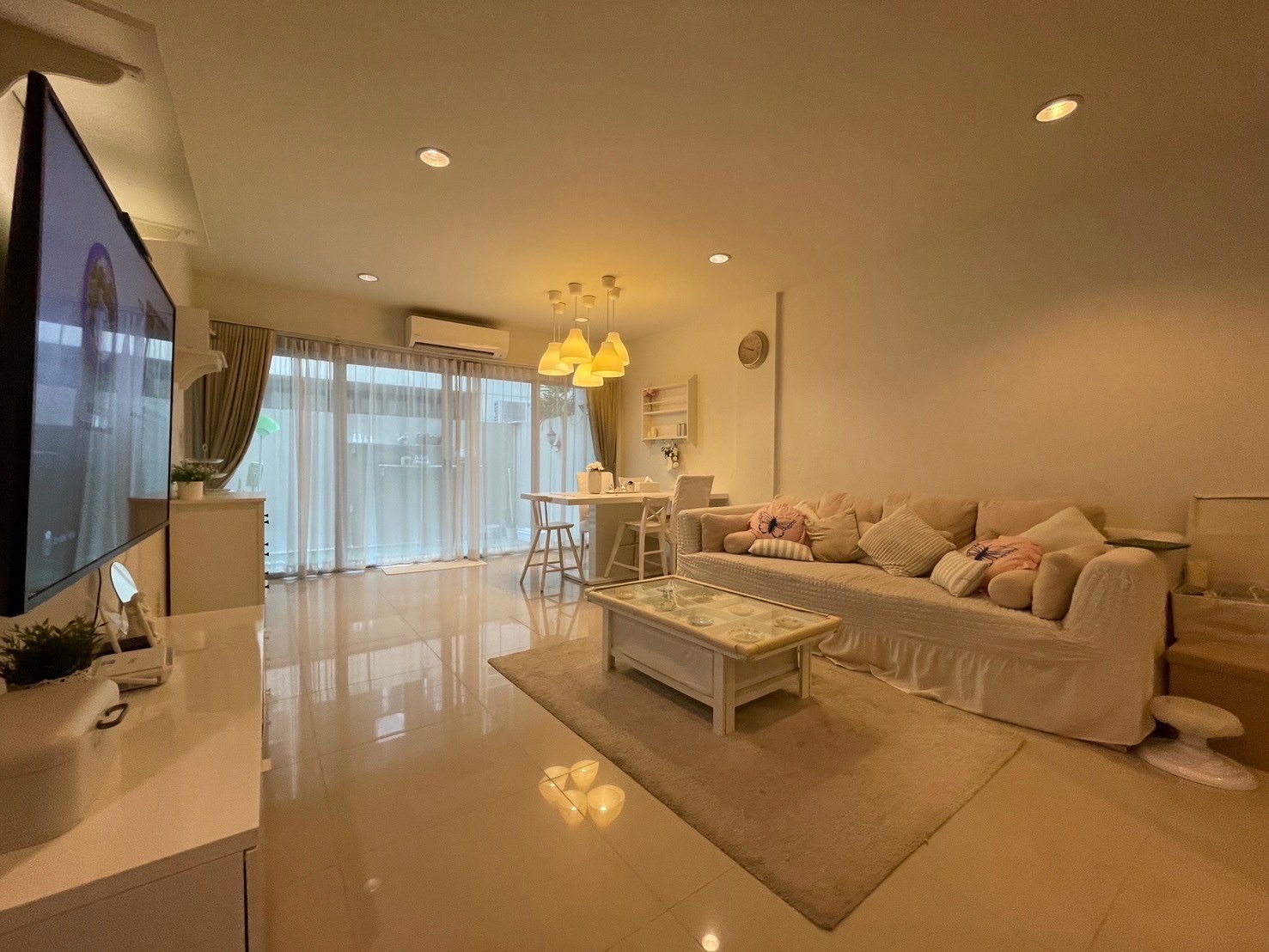 ประกาศฟรี! ซื้อ-ขาย-เช่า คอนโด บ้าน ทาวน์โฮม ที่ดิน และพื้นที่เชิงพาณิชย์ทั่วประเทศไทย ทุกทำเล ทุกงบประมาณ ไม่มีค่าใช้จ่าย ลงง่าย ขายไว เข้าถึงผู้ซื้อโดยตรง 3 177334pic2.jpg