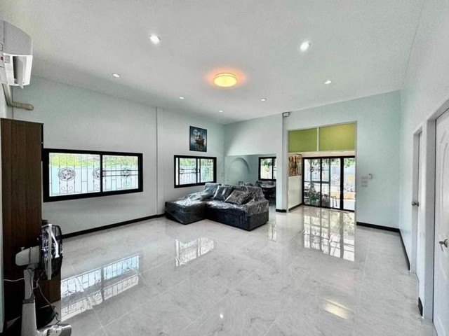 ประกาศฟรี! ซื้อ-ขาย-เช่า คอนโด บ้าน ทาวน์โฮม ที่ดิน และพื้นที่เชิงพาณิชย์ทั่วประเทศไทย ทุกทำเล ทุกงบประมาณ ไม่มีค่าใช้จ่าย ลงง่าย ขายไว เข้าถึงผู้ซื้อโดยตรง 3 178626pic2.jpg