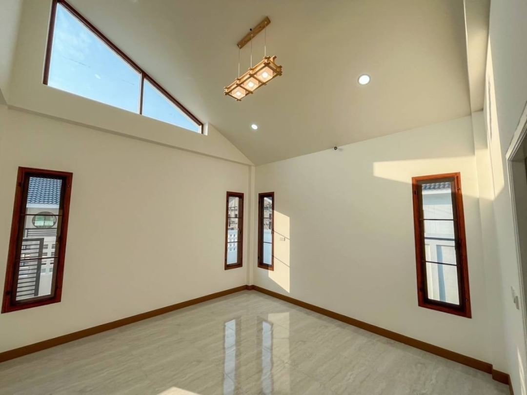 ประกาศฟรี! ซื้อ-ขาย-เช่า คอนโด บ้าน ทาวน์โฮม ที่ดิน และพื้นที่เชิงพาณิชย์ทั่วประเทศไทย ทุกทำเล ทุกงบประมาณ ไม่มีค่าใช้จ่าย ลงง่าย ขายไว เข้าถึงผู้ซื้อโดยตรง 4 178652pic3.jpg