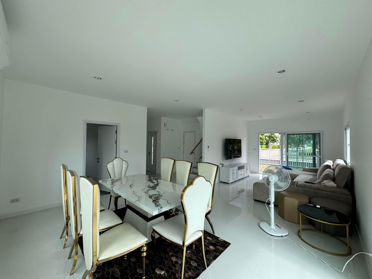 ประกาศฟรี! ซื้อ-ขาย-เช่า คอนโด บ้าน ทาวน์โฮม ที่ดิน และพื้นที่เชิงพาณิชย์ทั่วประเทศไทย ทุกทำเล ทุกงบประมาณ ไม่มีค่าใช้จ่าย ลงง่าย ขายไว เข้าถึงผู้ซื้อโดยตรง 2 178689pic1.jpg