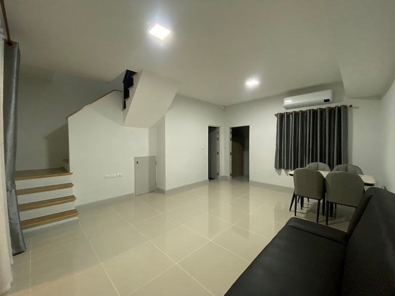 ประกาศฟรี! ซื้อ-ขาย-เช่า คอนโด บ้าน ทาวน์โฮม ที่ดิน และพื้นที่เชิงพาณิชย์ทั่วประเทศไทย ทุกทำเล ทุกงบประมาณ ไม่มีค่าใช้จ่าย ลงง่าย ขายไว เข้าถึงผู้ซื้อโดยตรง 3 480442pic2.jpg