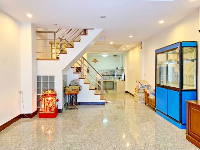 ประกาศฟรี! ซื้อ-ขาย-เช่า คอนโด บ้าน ทาวน์โฮม ที่ดิน และพื้นที่เชิงพาณิชย์ทั่วประเทศไทย ทุกทำเล ทุกงบประมาณ ไม่มีค่าใช้จ่าย ลงง่าย ขายไว เข้าถึงผู้ซื้อโดยตรง 3 179009pic2.jpg