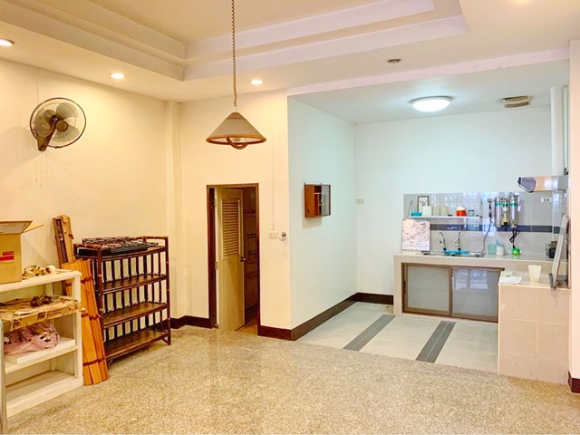 ประกาศฟรี! ซื้อ-ขาย-เช่า คอนโด บ้าน ทาวน์โฮม ที่ดิน และพื้นที่เชิงพาณิชย์ทั่วประเทศไทย ทุกทำเล ทุกงบประมาณ ไม่มีค่าใช้จ่าย ลงง่าย ขายไว เข้าถึงผู้ซื้อโดยตรง 5 179009pic4.jpg