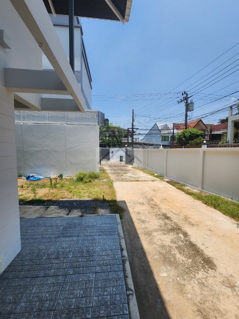 ประกาศฟรี! ซื้อ-ขาย-เช่า คอนโด บ้าน ทาวน์โฮม ที่ดิน และพื้นที่เชิงพาณิชย์ทั่วประเทศไทย ทุกทำเล ทุกงบประมาณ ไม่มีค่าใช้จ่าย ลงง่าย ขายไว เข้าถึงผู้ซื้อโดยตรง 5 480580pic4.jpg