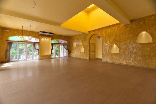 ประกาศฟรี! ซื้อ-ขาย-เช่า คอนโด บ้าน ทาวน์โฮม ที่ดิน และพื้นที่เชิงพาณิชย์ทั่วประเทศไทย ทุกทำเล ทุกงบประมาณ ไม่มีค่าใช้จ่าย ลงง่าย ขายไว เข้าถึงผู้ซื้อโดยตรง 5 179528pic4.jpg