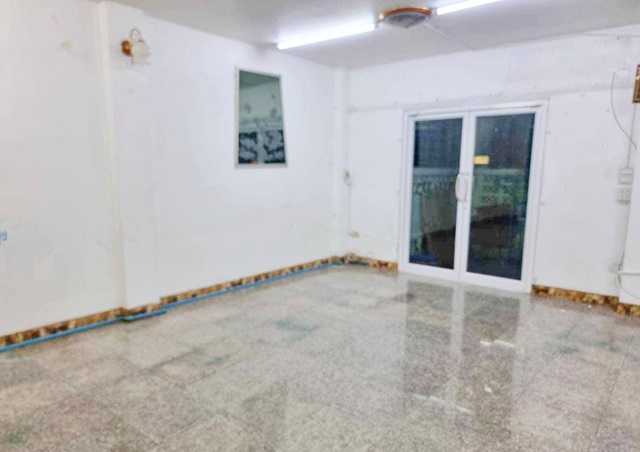 ประกาศฟรี! ซื้อ-ขาย-เช่า คอนโด บ้าน ทาวน์โฮม ที่ดิน และพื้นที่เชิงพาณิชย์ทั่วประเทศไทย ทุกทำเล ทุกงบประมาณ ไม่มีค่าใช้จ่าย ลงง่าย ขายไว เข้าถึงผู้ซื้อโดยตรง 5 179549pic4.jpg