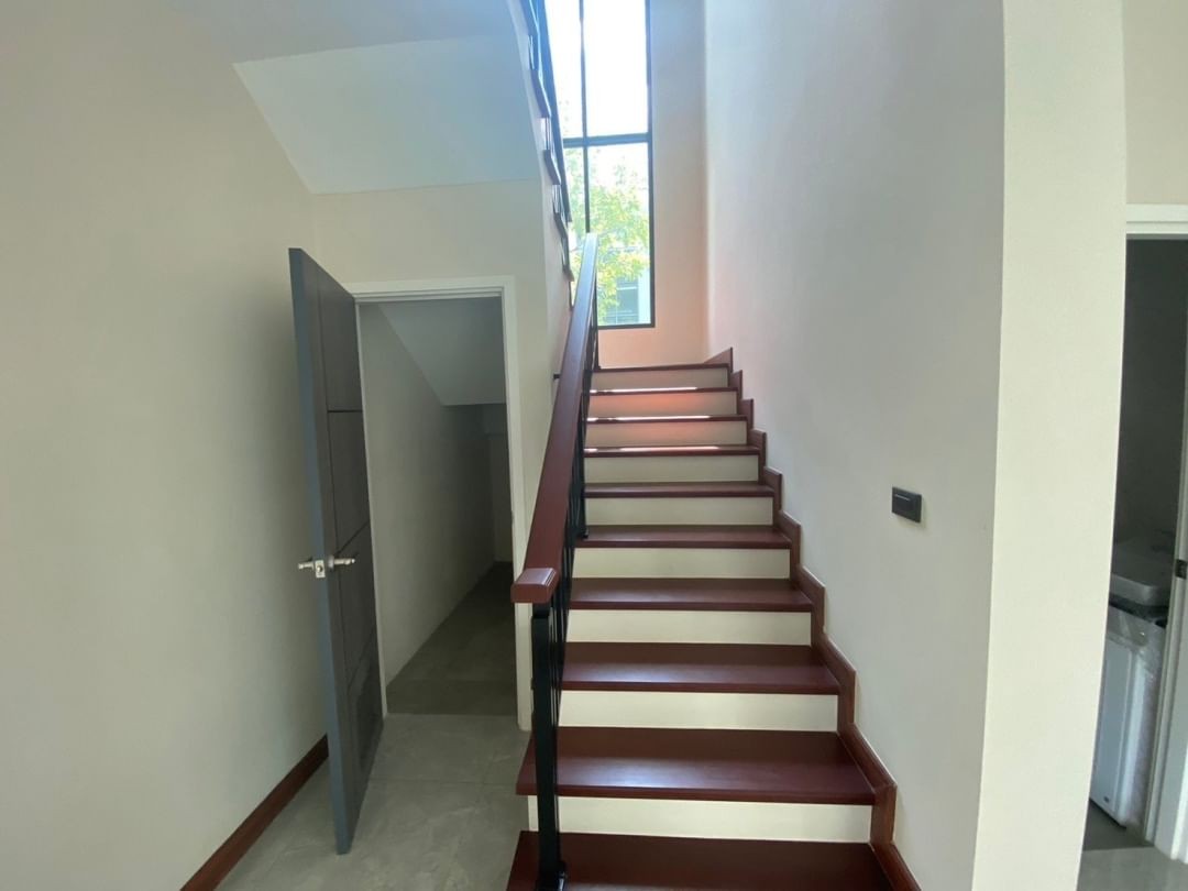 ประกาศฟรี! ซื้อ-ขาย-เช่า คอนโด บ้าน ทาวน์โฮม ที่ดิน และพื้นที่เชิงพาณิชย์ทั่วประเทศไทย ทุกทำเล ทุกงบประมาณ ไม่มีค่าใช้จ่าย ลงง่าย ขายไว เข้าถึงผู้ซื้อโดยตรง 5 179622pic4.jpg