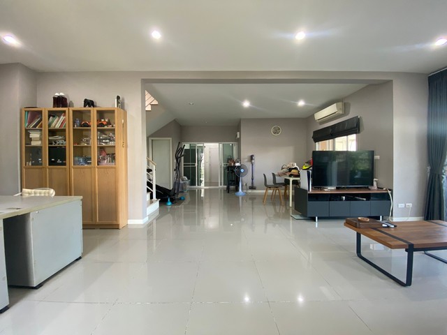 ประกาศฟรี! ซื้อ-ขาย-เช่า คอนโด บ้าน ทาวน์โฮม ที่ดิน และพื้นที่เชิงพาณิชย์ทั่วประเทศไทย ทุกทำเล ทุกงบประมาณ ไม่มีค่าใช้จ่าย ลงง่าย ขายไว เข้าถึงผู้ซื้อโดยตรง 3 179743pic2.jpg