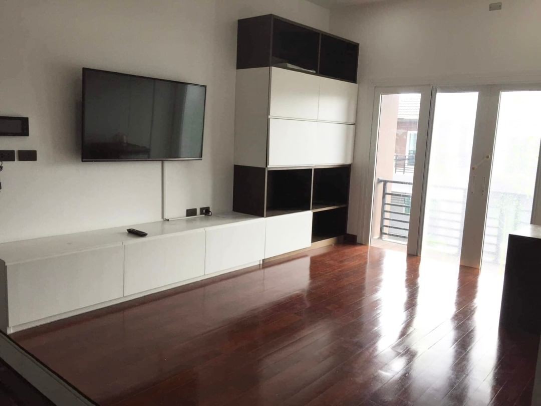 ประกาศฟรี! ซื้อ-ขาย-เช่า คอนโด บ้าน ทาวน์โฮม ที่ดิน และพื้นที่เชิงพาณิชย์ทั่วประเทศไทย ทุกทำเล ทุกงบประมาณ ไม่มีค่าใช้จ่าย ลงง่าย ขายไว เข้าถึงผู้ซื้อโดยตรง 5 179730pic4.jpg