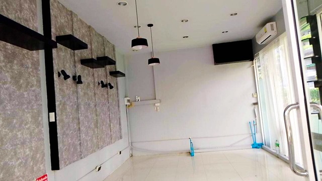 ประกาศฟรี! ซื้อ-ขาย-เช่า คอนโด บ้าน ทาวน์โฮม ที่ดิน และพื้นที่เชิงพาณิชย์ทั่วประเทศไทย ทุกทำเล ทุกงบประมาณ ไม่มีค่าใช้จ่าย ลงง่าย ขายไว เข้าถึงผู้ซื้อโดยตรง 5 179713pic4.jpg