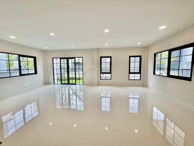 ประกาศฟรี! ซื้อ-ขาย-เช่า คอนโด บ้าน ทาวน์โฮม ที่ดิน และพื้นที่เชิงพาณิชย์ทั่วประเทศไทย ทุกทำเล ทุกงบประมาณ ไม่มีค่าใช้จ่าย ลงง่าย ขายไว เข้าถึงผู้ซื้อโดยตรง 5 481050pic4.jpg