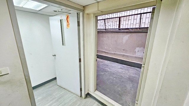 ประกาศฟรี! ซื้อ-ขาย-เช่า คอนโด บ้าน ทาวน์โฮม ที่ดิน และพื้นที่เชิงพาณิชย์ทั่วประเทศไทย ทุกทำเล ทุกงบประมาณ ไม่มีค่าใช้จ่าย ลงง่าย ขายไว เข้าถึงผู้ซื้อโดยตรง 5 180390pic4.jpg