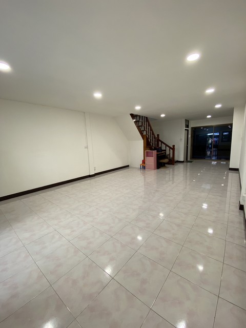 ประกาศฟรี! ซื้อ-ขาย-เช่า คอนโด บ้าน ทาวน์โฮม ที่ดิน และพื้นที่เชิงพาณิชย์ทั่วประเทศไทย ทุกทำเล ทุกงบประมาณ ไม่มีค่าใช้จ่าย ลงง่าย ขายไว เข้าถึงผู้ซื้อโดยตรง 3 481094pic2.jpg