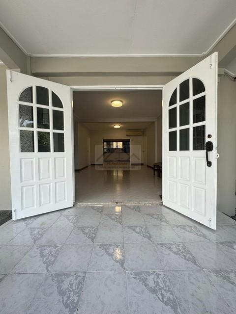 ประกาศฟรี! ซื้อ-ขาย-เช่า คอนโด บ้าน ทาวน์โฮม ที่ดิน และพื้นที่เชิงพาณิชย์ทั่วประเทศไทย ทุกทำเล ทุกงบประมาณ ไม่มีค่าใช้จ่าย ลงง่าย ขายไว เข้าถึงผู้ซื้อโดยตรง 3 481252pic2.jpg