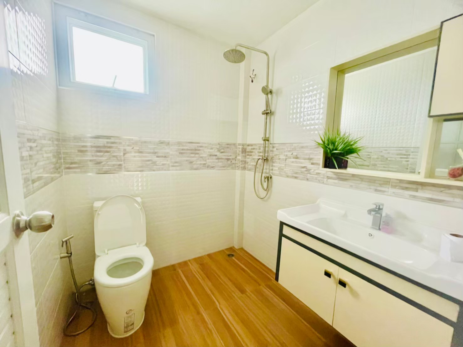 ประกาศฟรี! ซื้อ-ขาย-เช่า คอนโด บ้าน ทาวน์โฮม ที่ดิน และพื้นที่เชิงพาณิชย์ทั่วประเทศไทย ทุกทำเล ทุกงบประมาณ ไม่มีค่าใช้จ่าย ลงง่าย ขายไว เข้าถึงผู้ซื้อโดยตรง 54 Lalin-14.jpg