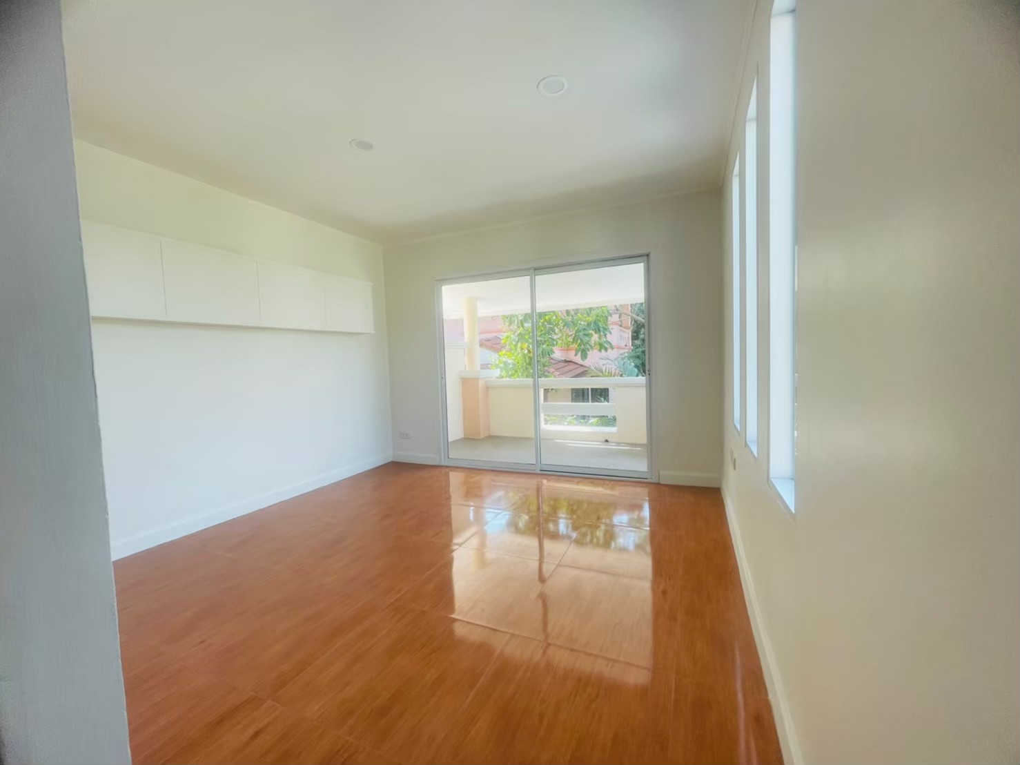 ประกาศฟรี! ซื้อ-ขาย-เช่า คอนโด บ้าน ทาวน์โฮม ที่ดิน และพื้นที่เชิงพาณิชย์ทั่วประเทศไทย ทุกทำเล ทุกงบประมาณ ไม่มีค่าใช้จ่าย ลงง่าย ขายไว เข้าถึงผู้ซื้อโดยตรง 55 Lalin-15.jpg