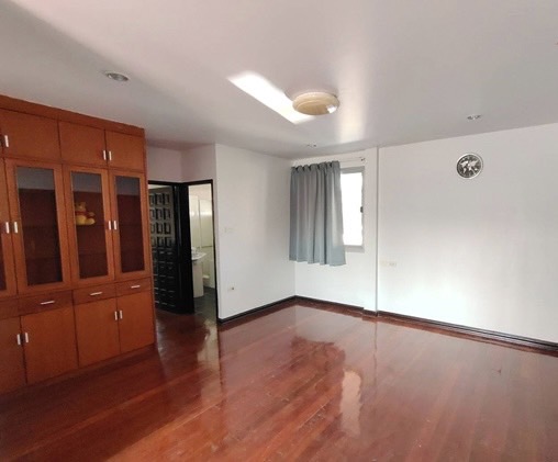 ประกาศฟรี! ซื้อ-ขาย-เช่า คอนโด บ้าน ทาวน์โฮม ที่ดิน และพื้นที่เชิงพาณิชย์ทั่วประเทศไทย ทุกทำเล ทุกงบประมาณ ไม่มีค่าใช้จ่าย ลงง่าย ขายไว เข้าถึงผู้ซื้อโดยตรง 3 181096pic2.jpg