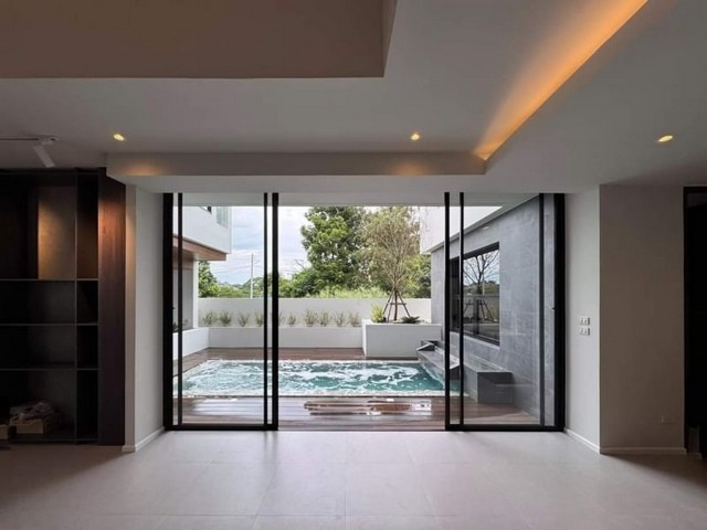 ประกาศฟรี! ซื้อ-ขาย-เช่า คอนโด บ้าน ทาวน์โฮม ที่ดิน และพื้นที่เชิงพาณิชย์ทั่วประเทศไทย ทุกทำเล ทุกงบประมาณ ไม่มีค่าใช้จ่าย ลงง่าย ขายไว เข้าถึงผู้ซื้อโดยตรง 5 181281pic4.jpg