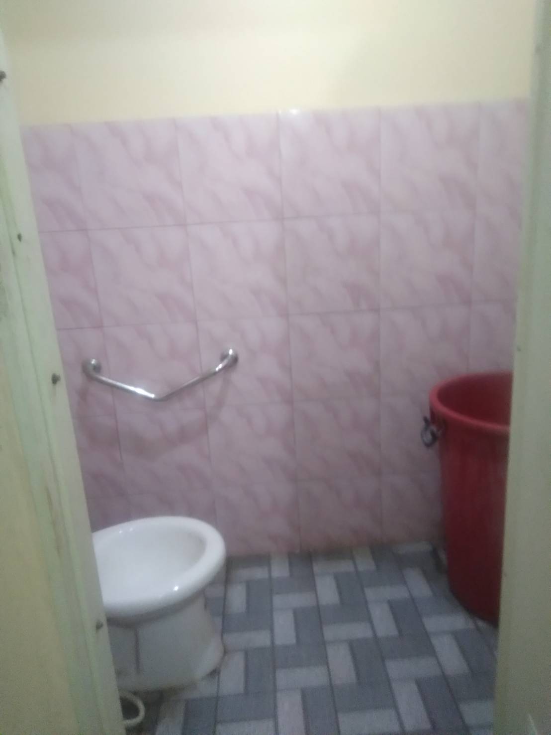 ประกาศฟรี! ซื้อ-ขาย-เช่า คอนโด บ้าน ทาวน์โฮม ที่ดิน และพื้นที่เชิงพาณิชย์ทั่วประเทศไทย ทุกทำเล ทุกงบประมาณ ไม่มีค่าใช้จ่าย ลงง่าย ขายไว เข้าถึงผู้ซื้อโดยตรง 14 ห้องน้ำชั้นล่าง2.jpg