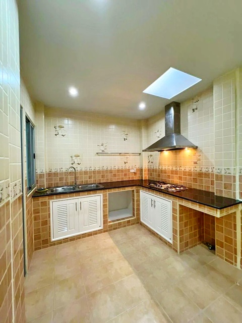 ประกาศฟรี! ซื้อ-ขาย-เช่า คอนโด บ้าน ทาวน์โฮม ที่ดิน และพื้นที่เชิงพาณิชย์ทั่วประเทศไทย ทุกทำเล ทุกงบประมาณ ไม่มีค่าใช้จ่าย ลงง่าย ขายไว เข้าถึงผู้ซื้อโดยตรง 5 181744pic4.jpg