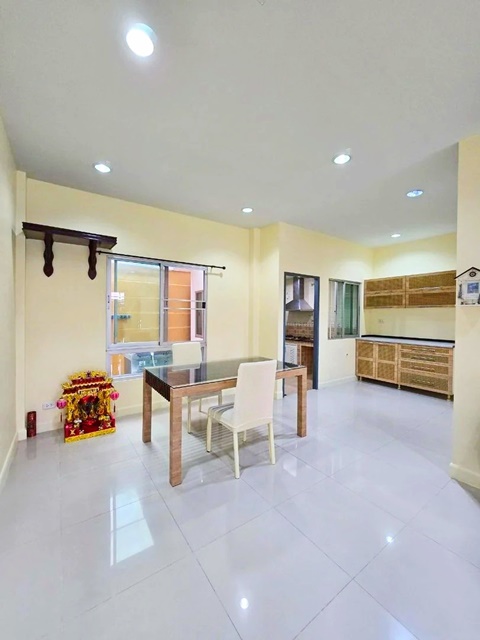 ประกาศฟรี! ซื้อ-ขาย-เช่า คอนโด บ้าน ทาวน์โฮม ที่ดิน และพื้นที่เชิงพาณิชย์ทั่วประเทศไทย ทุกทำเล ทุกงบประมาณ ไม่มีค่าใช้จ่าย ลงง่าย ขายไว เข้าถึงผู้ซื้อโดยตรง 3 181743pic2.jpg