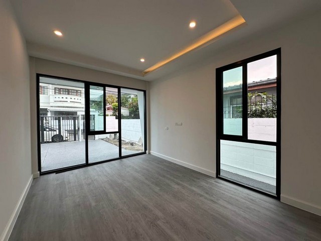 ประกาศฟรี! ซื้อ-ขาย-เช่า คอนโด บ้าน ทาวน์โฮม ที่ดิน และพื้นที่เชิงพาณิชย์ทั่วประเทศไทย ทุกทำเล ทุกงบประมาณ ไม่มีค่าใช้จ่าย ลงง่าย ขายไว เข้าถึงผู้ซื้อโดยตรง 4 481994pic3.jpg