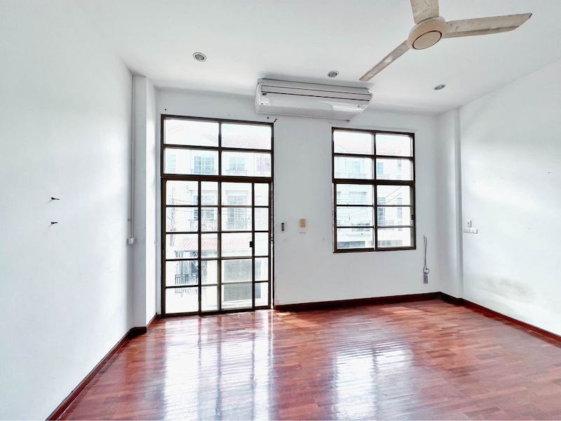 ประกาศฟรี! ซื้อ-ขาย-เช่า คอนโด บ้าน ทาวน์โฮม ที่ดิน และพื้นที่เชิงพาณิชย์ทั่วประเทศไทย ทุกทำเล ทุกงบประมาณ ไม่มีค่าใช้จ่าย ลงง่าย ขายไว เข้าถึงผู้ซื้อโดยตรง 4 481929pic3.jpg