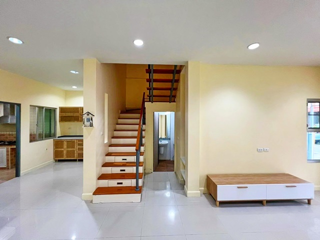 ประกาศฟรี! ซื้อ-ขาย-เช่า คอนโด บ้าน ทาวน์โฮม ที่ดิน และพื้นที่เชิงพาณิชย์ทั่วประเทศไทย ทุกทำเล ทุกงบประมาณ ไม่มีค่าใช้จ่าย ลงง่าย ขายไว เข้าถึงผู้ซื้อโดยตรง 3 181759pic2.jpg