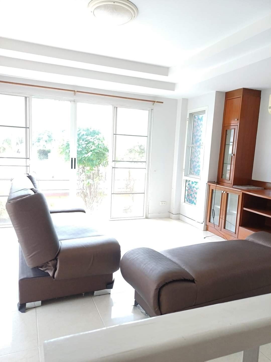 ประกาศฟรี! ซื้อ-ขาย-เช่า คอนโด บ้าน ทาวน์โฮม ที่ดิน และพื้นที่เชิงพาณิชย์ทั่วประเทศไทย ทุกทำเล ทุกงบประมาณ ไม่มีค่าใช้จ่าย ลงง่าย ขายไว เข้าถึงผู้ซื้อโดยตรง 4 182234pic3.jpg