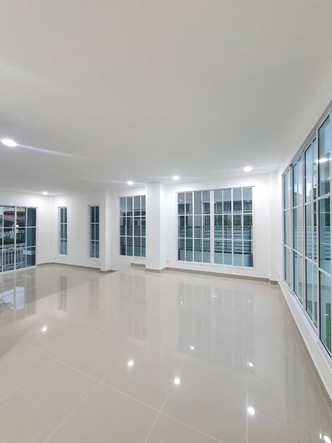 ประกาศฟรี! ซื้อ-ขาย-เช่า คอนโด บ้าน ทาวน์โฮม ที่ดิน และพื้นที่เชิงพาณิชย์ทั่วประเทศไทย ทุกทำเล ทุกงบประมาณ ไม่มีค่าใช้จ่าย ลงง่าย ขายไว เข้าถึงผู้ซื้อโดยตรง 4 182115pic3.jpg